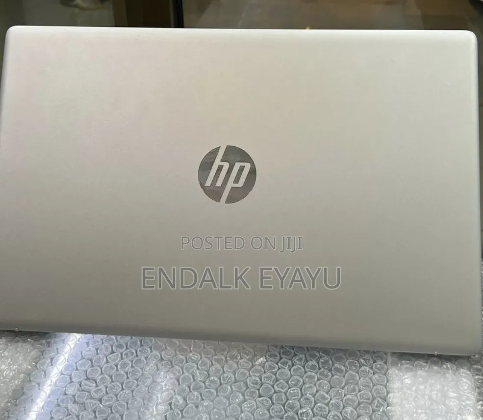 New Laptop HP 8GB AMD Ryzen 5 SSD 512GB