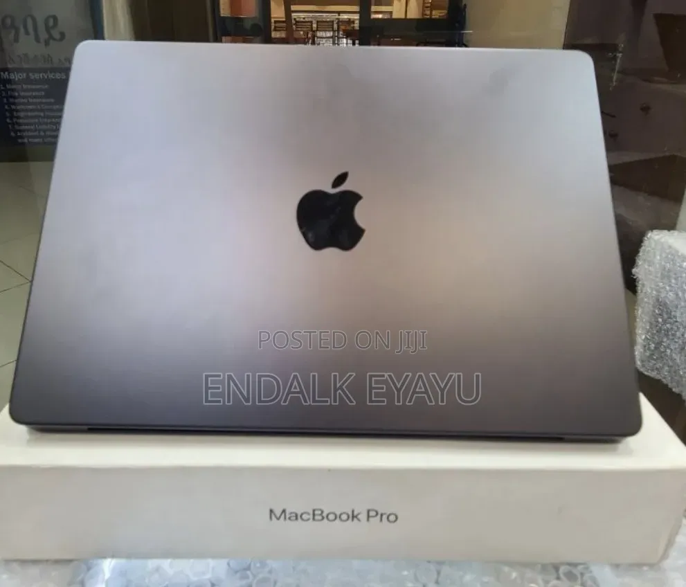 New Laptop Apple MacBook 16GB Apple M1 Pro SSD 512GB