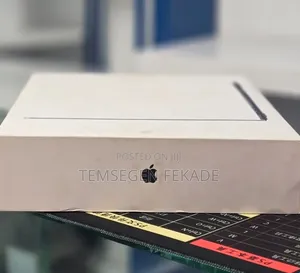 New Laptop Apple MacBook Air 2025 M4 16GB Apple M4 SSD 256GB