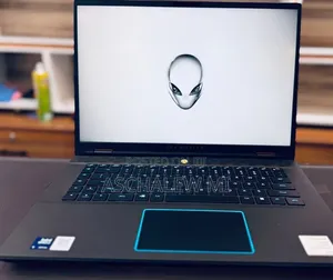 New Laptop Alienware M16 R2 16GB Intel Core Ultra 9 SSD 1T