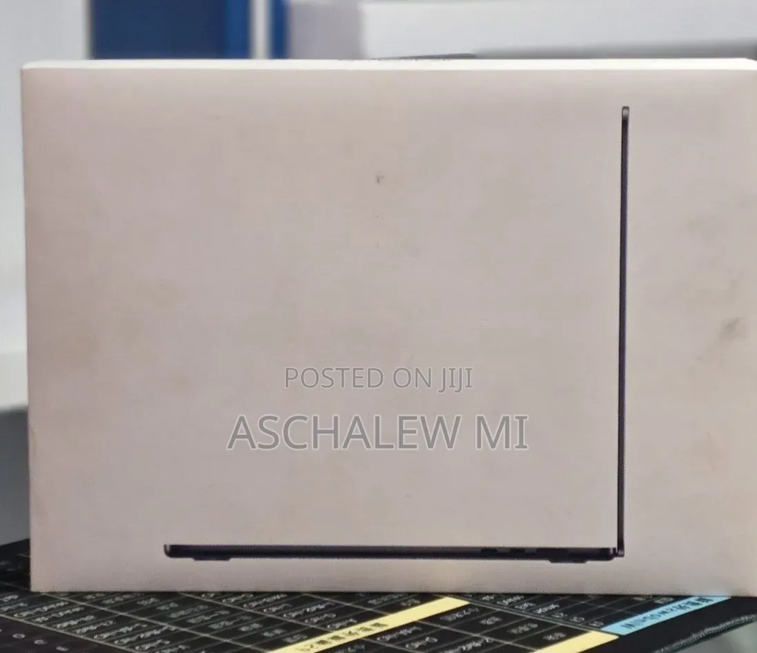 New Laptop Apple MacBook Air 2025 M4 16GB Apple M4 SSD 256GB