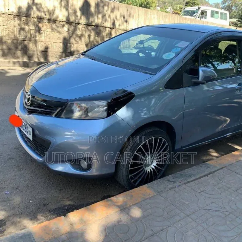 Toyota Yaris 2012