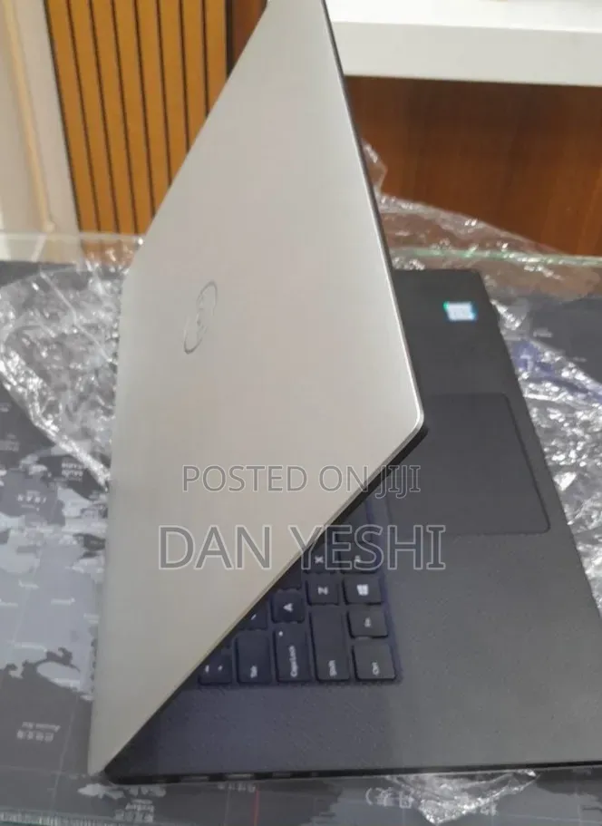 New Laptop Dell XPS 15 16GB Intel Core i7 SSD 512GB