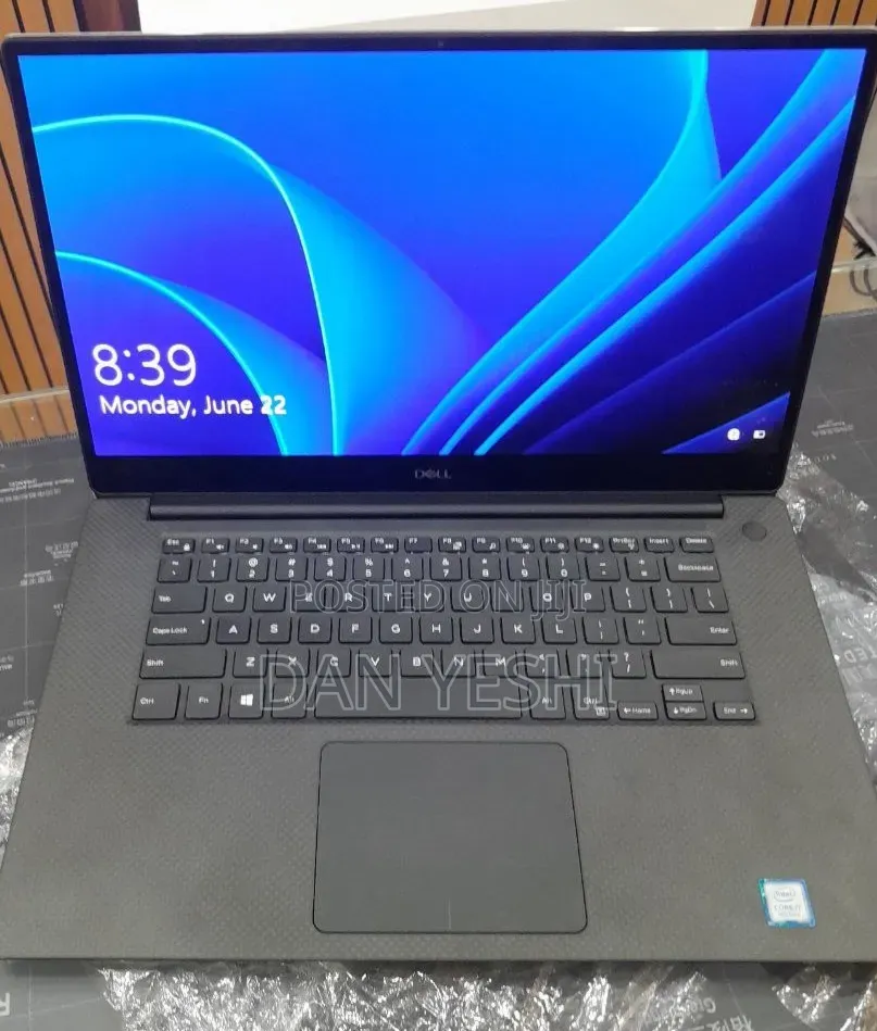 New Laptop Dell XPS 15 16GB Intel Core i7 SSD 512GB