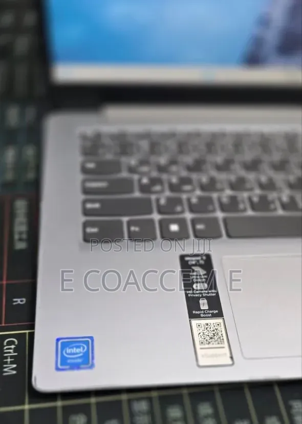 New Laptop Lenovo 4GB Intel SSD 128GB
