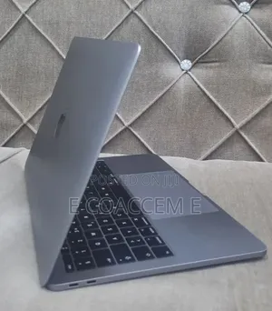New Laptop Apple MacBook 16GB Intel Core i5 SSD 512GB