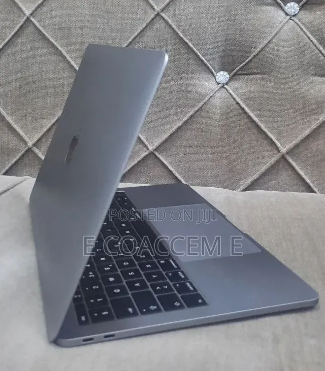 New Laptop Apple MacBook 16GB Intel Core i5 SSD 512GB