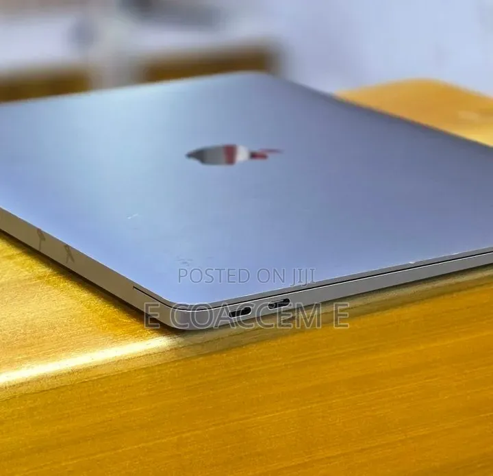 New Laptop Apple MacBook 16GB Apple M1 SSD 256GB