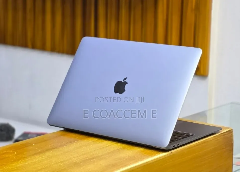 New Laptop Apple MacBook 16GB Apple M1 SSD 256GB