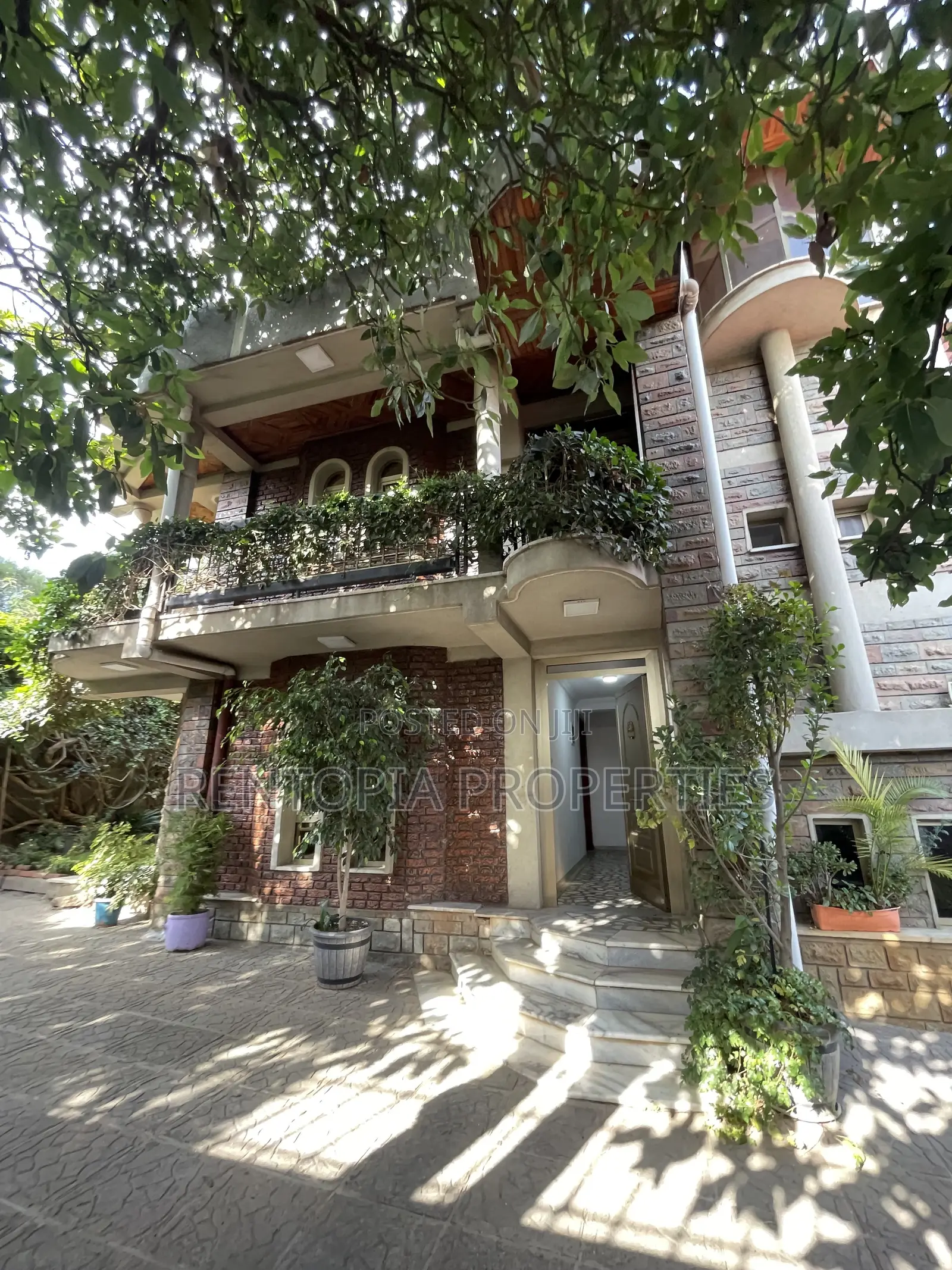 4bdrm House in Yeka for rent