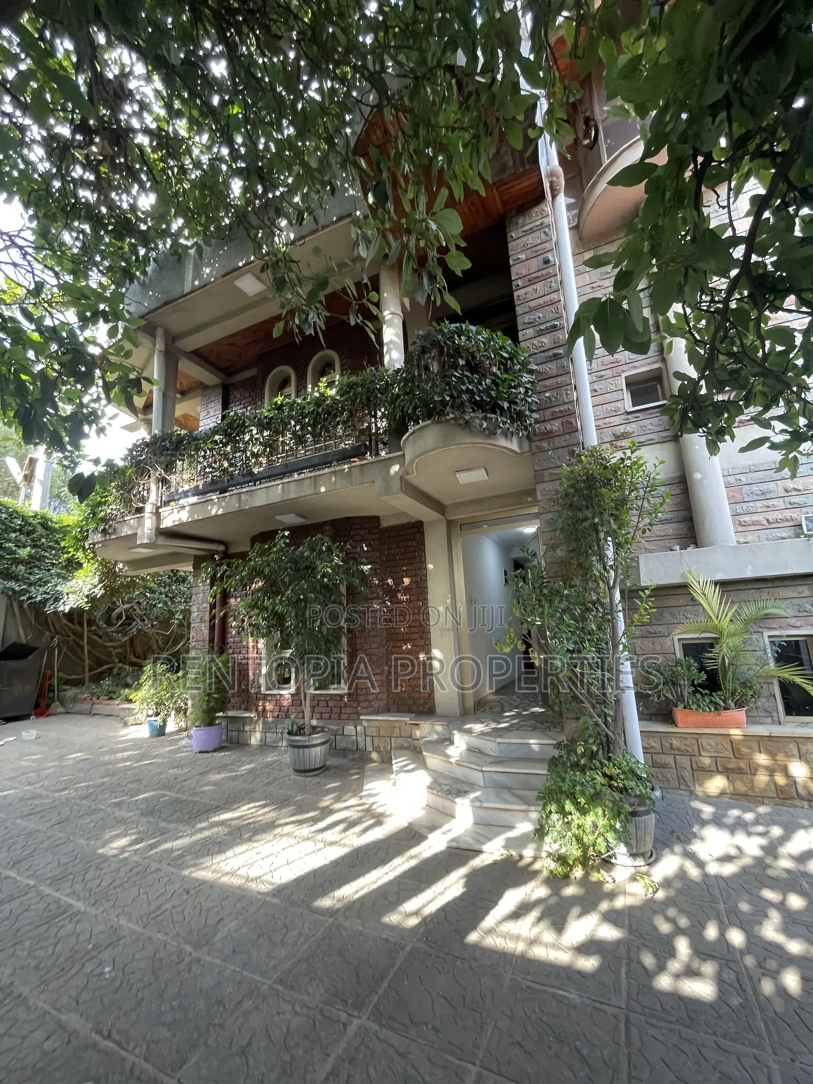 4bdrm House in Yeka for rent