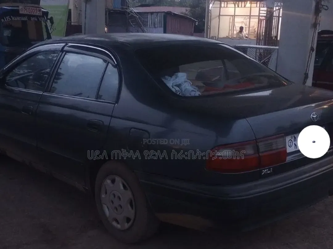 Toyota Carina E 1996 Maroon