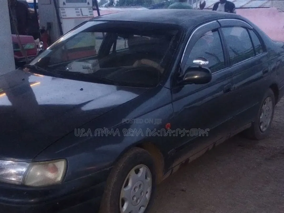 Toyota Carina E 1996 Maroon