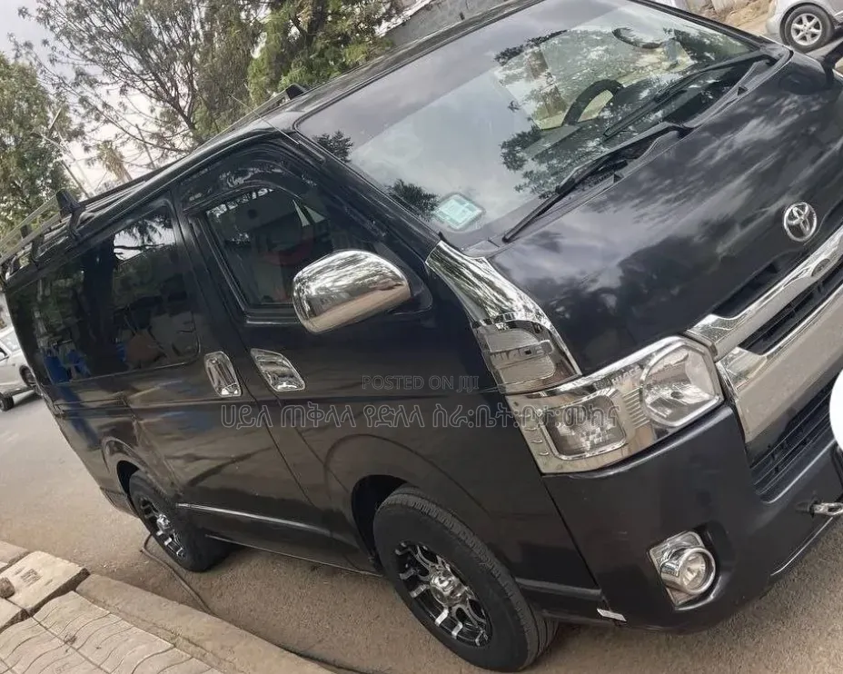 Toyota HiAce 2007 Black