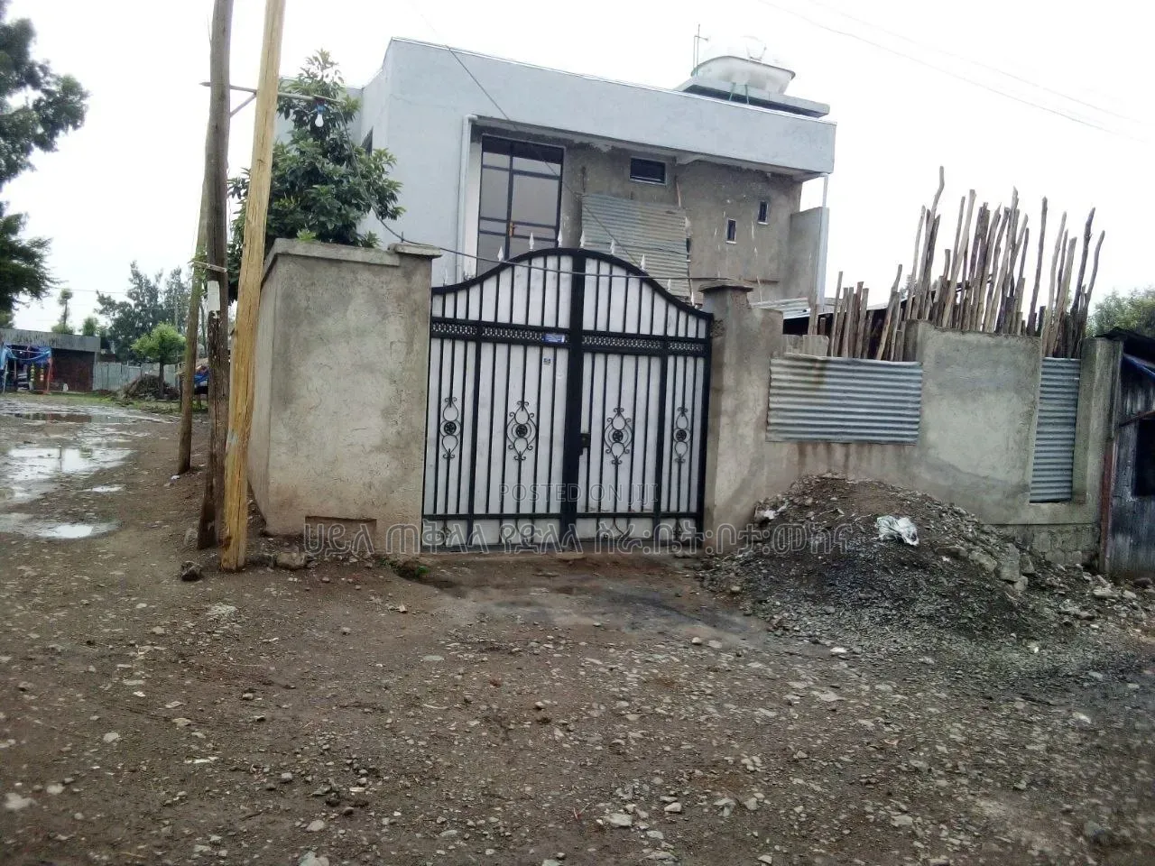 Furnished 5bdrm Townhouse/Terrace in Legetafo Area, Oromia-Finfinne