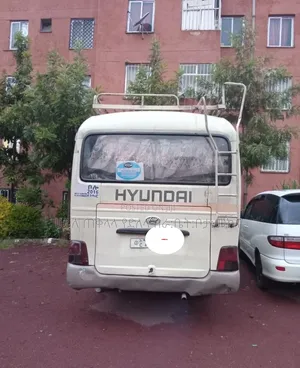 Hyundai Aero City 2003 Pink