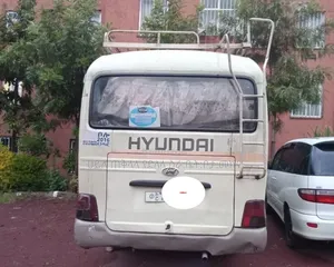 Hyundai Aero City 2003 Pink