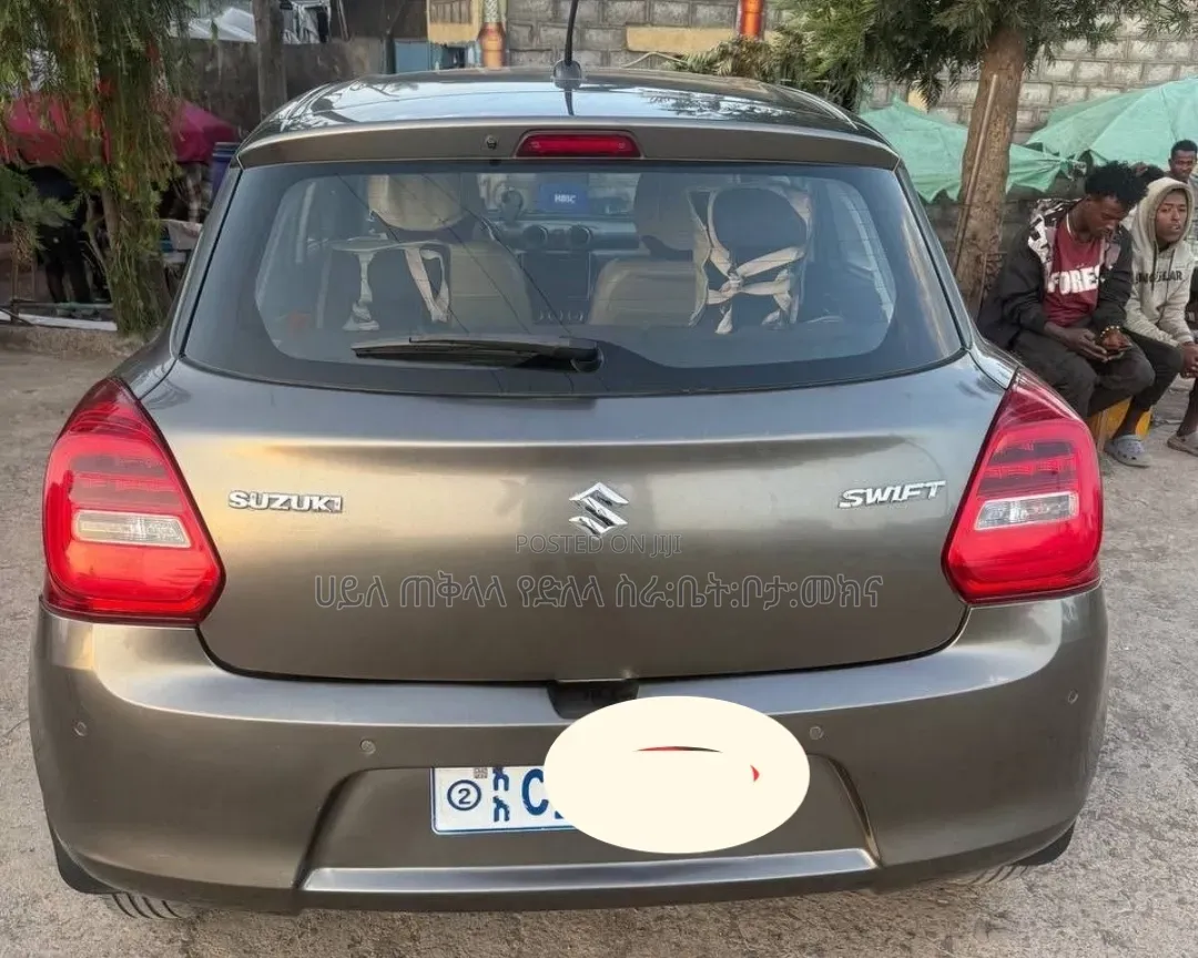 Suzuki Swift 2022 Gray