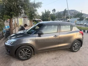 Suzuki Swift 2022 Gray