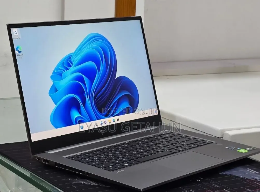 New Laptop HP ZBook 14 32GB Intel Core i7 SSD 512GB