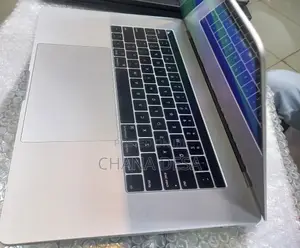 New Laptop Apple MacBook Pro 2018 16GB Intel Core i7 SSD 256GB