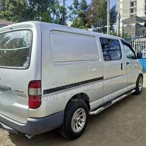 Toyota HiAce 2006 Silver
