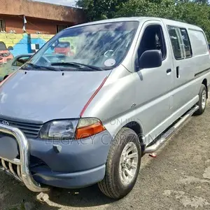 Toyota HiAce 2006 Silver