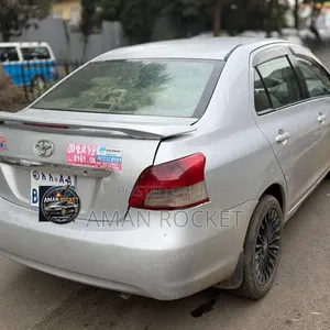 Toyota Belta 2010 Silver
