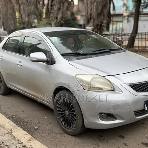 Toyota Belta 2010 Silver