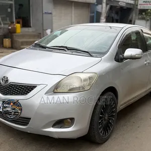 Toyota Belta 2010 Silver