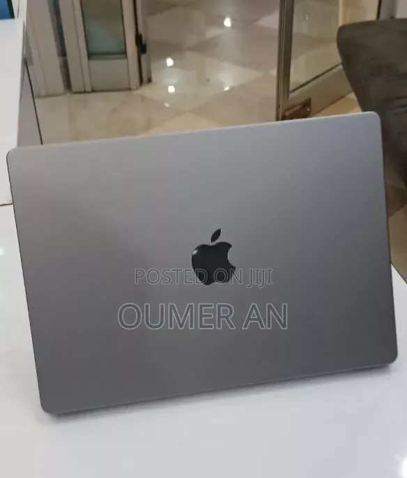 New Laptop Apple MacBook Pro 2021 M1 16GB SSD 512GB