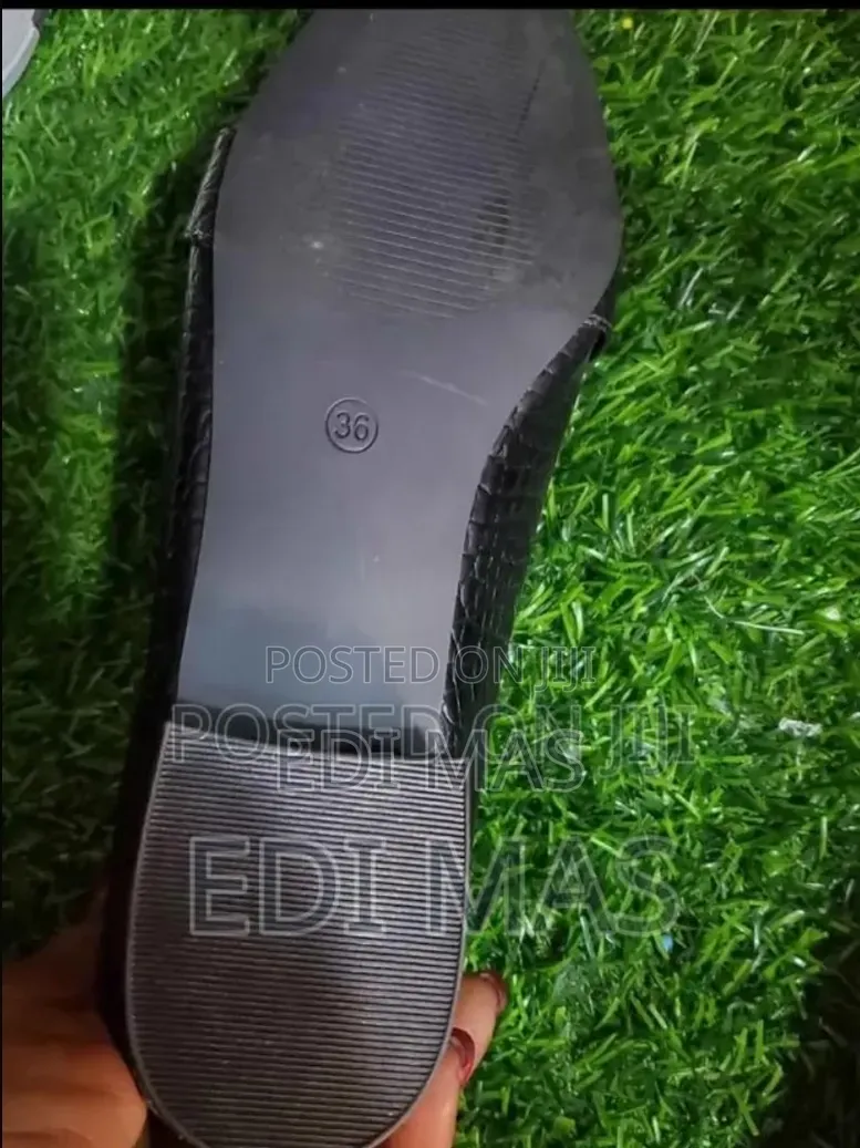 R And B Shoes