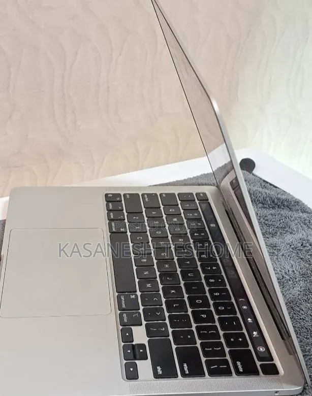New Laptop Apple MacBook Air 2020 M1 16GB AMD Ryzen 7 SSD 512GB