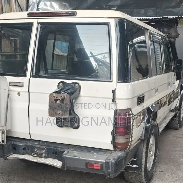 Toyota Land Cruiser 2014 White