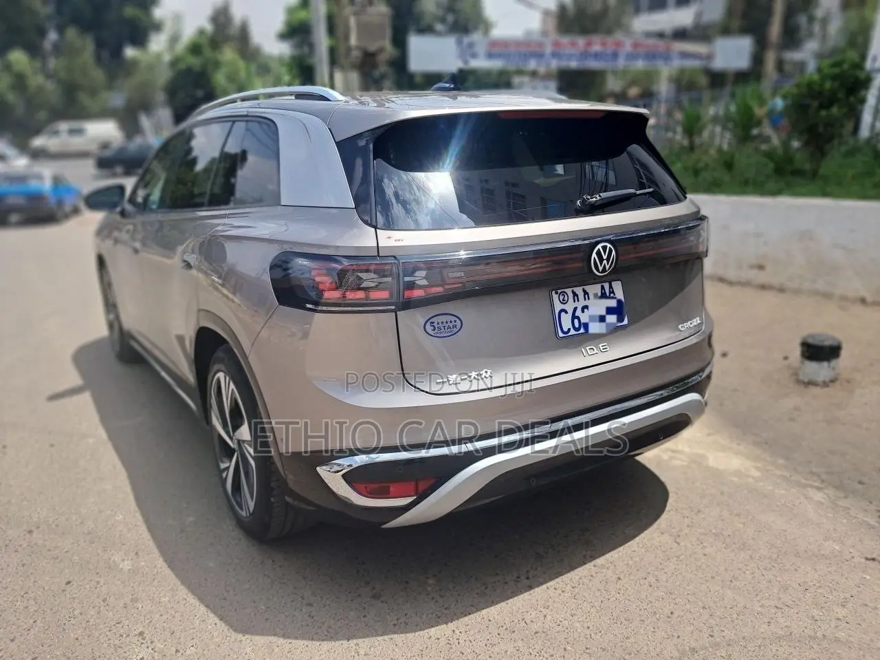 Volkswagen ID.6 2024 Gold