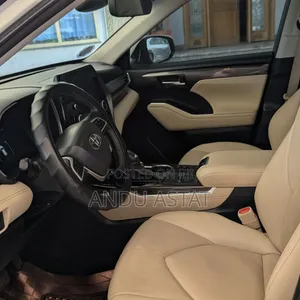 Toyota Highlander Hybrid Limited 2024 Silver