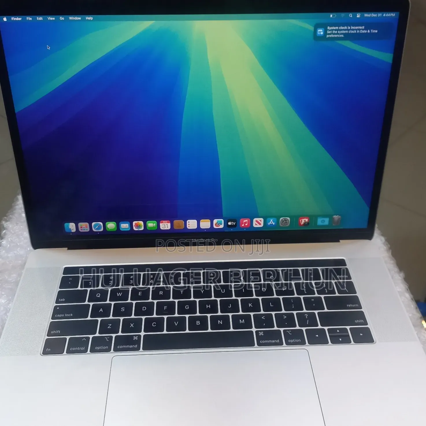 New Laptop Apple MacBook Pro 2018 16GB Intel Core i7 SSD 256GB