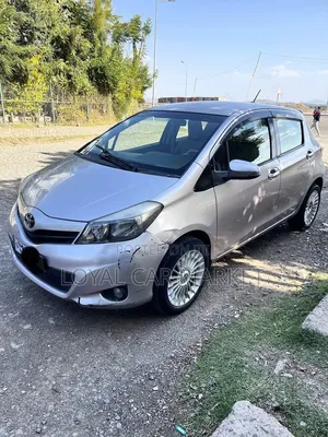 Toyota Yaris 2012 Gray