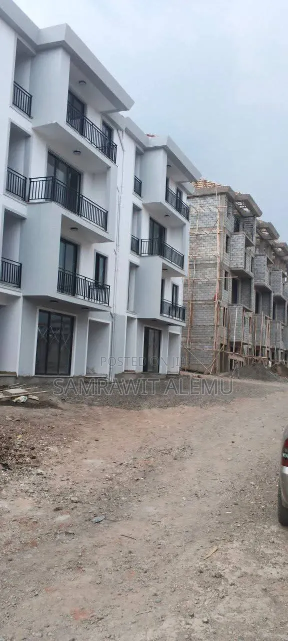Furnished 3bdrm Apartment in ካንጋሮ, Bole for sale