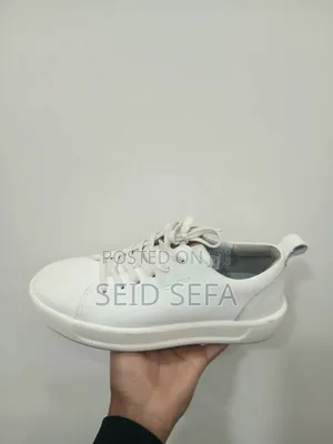 Goupu White Shoes