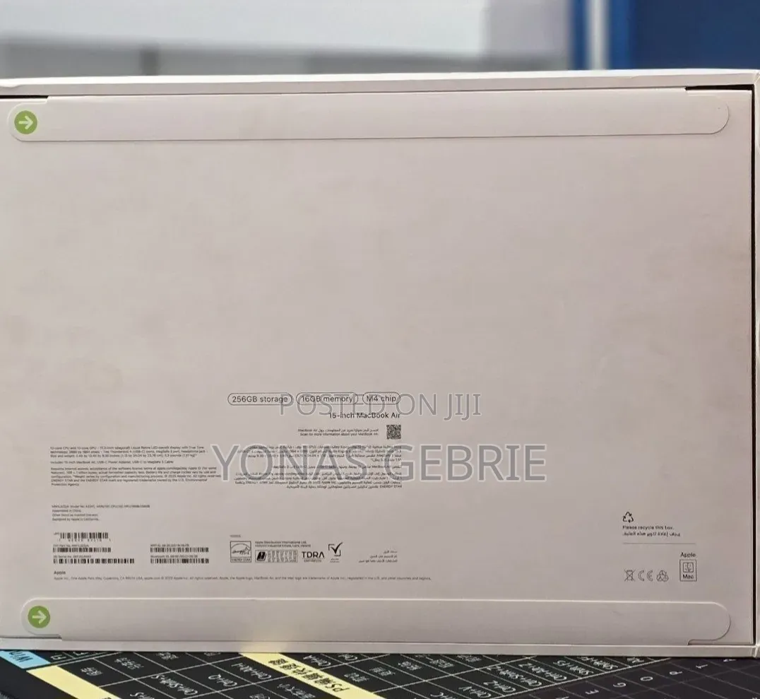 New Laptop Apple MacBook 16GB Apple M4 SSD 256GB