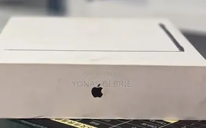 New Laptop Apple MacBook 16GB Apple M4 SSD 256GB