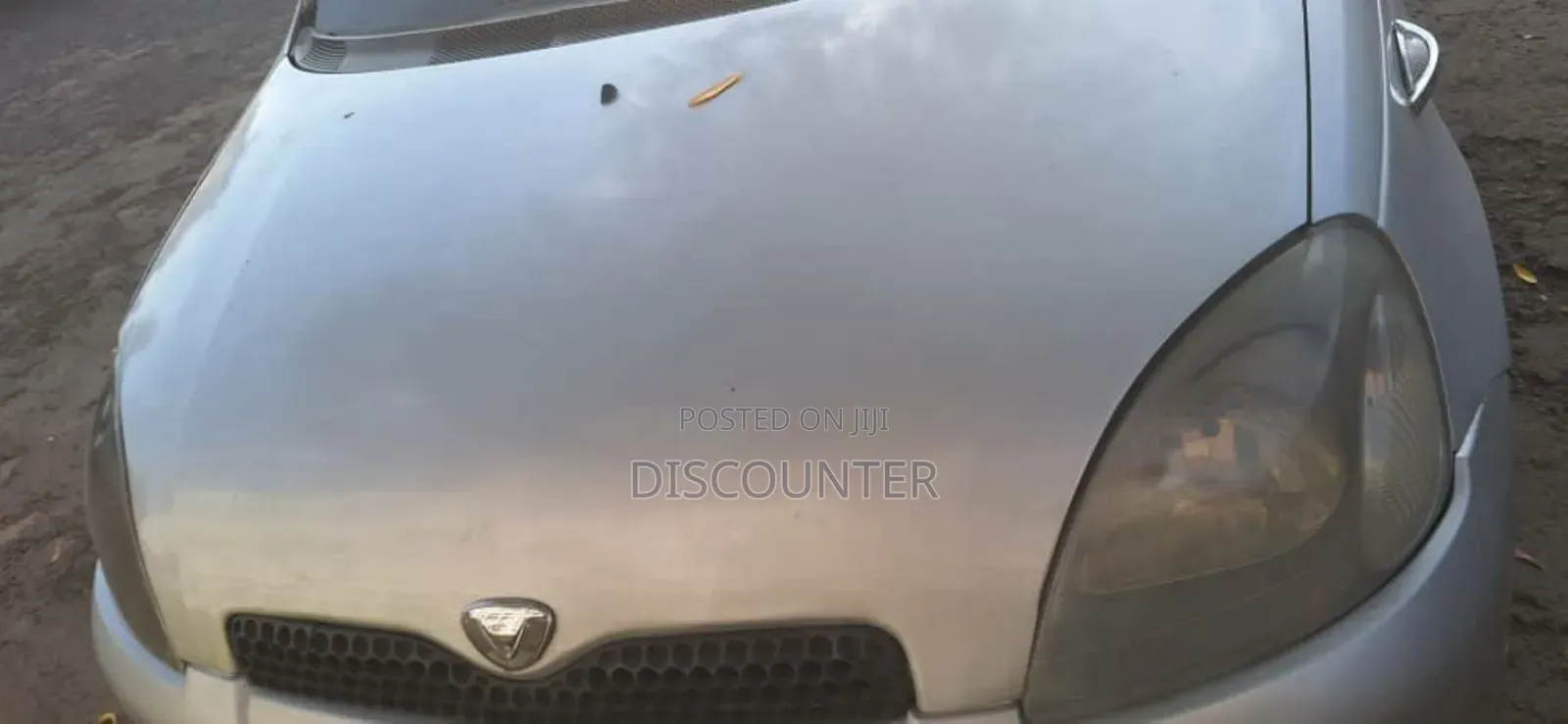 Toyota Vitz 2001 Silver