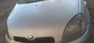 Toyota Vitz 2001 Silver