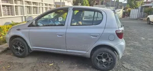 Toyota Vitz 2001 Silver