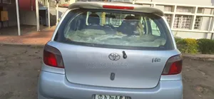 Toyota Vitz 2001 Silver