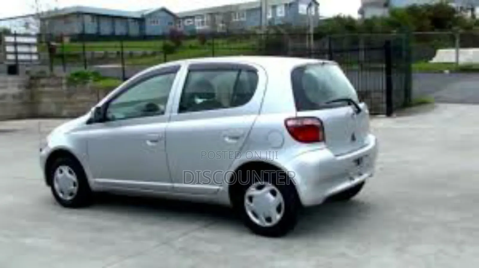 Toyota Vitz 2001 Silver