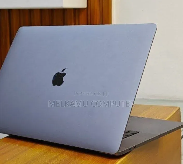 New Laptop Apple MacBook 2018 32GB Intel Core i9 SSD 2T