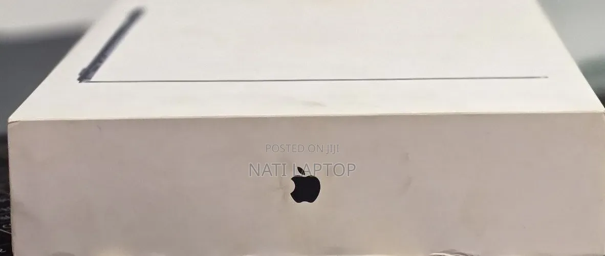 New Laptop Apple MacBook Air 2025 M4 16GB Apple M4 SSD 256GB