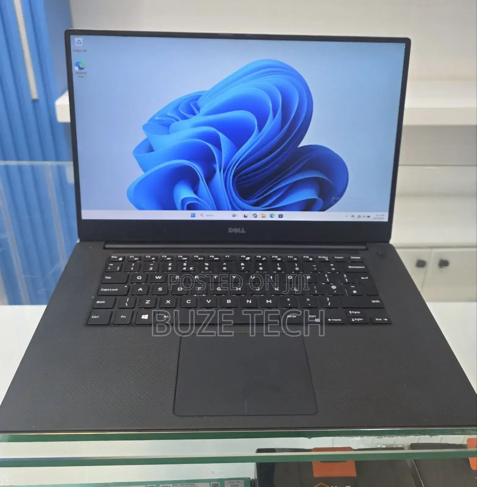 New Laptop Dell 16GB Intel Core i7 SSD 512GB